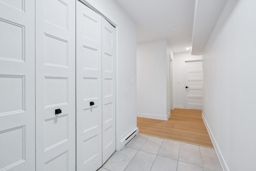 🏡 Grand 5 ½ Moderne à Saint-Rémi | 2 Stationnements Intérieurs | 1 Mois Gratuit | 3300401