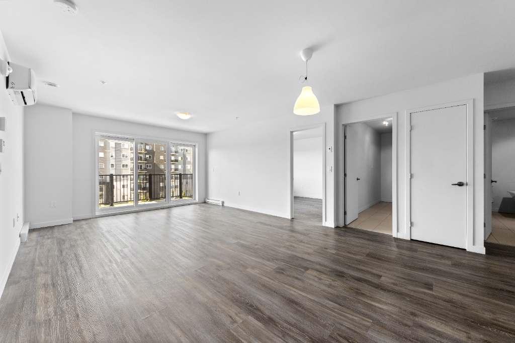 Magnifique 4 ½ style Condo avec Garage & Piscines – Châteauguay – Libre Juillet | 3301263
