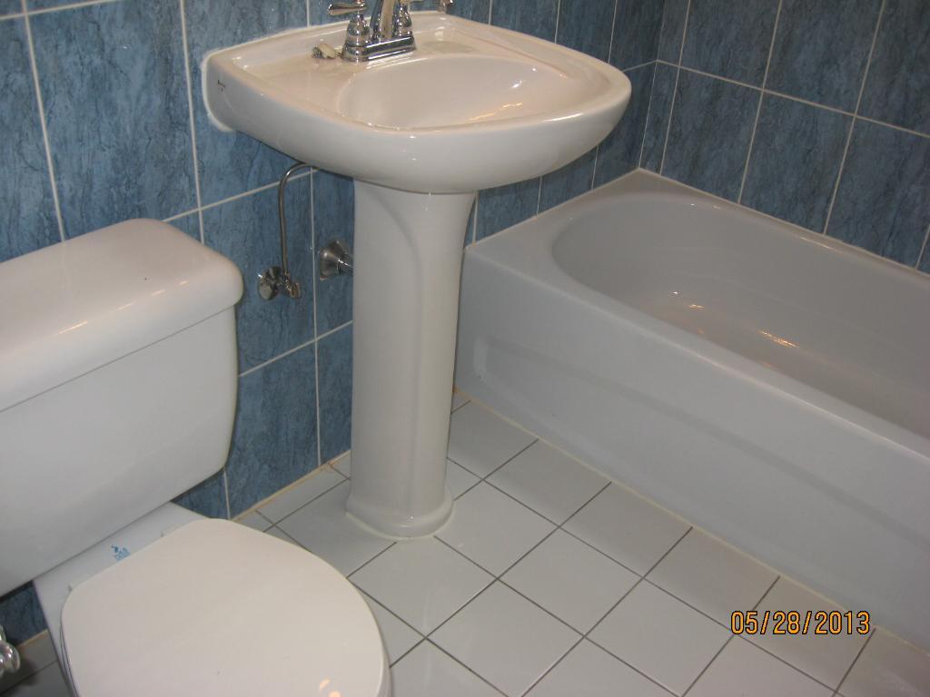 METRO COTE ST. CATHERINE GRANDE 5.5 EN FACE DE LA BATIMENT | 3301378