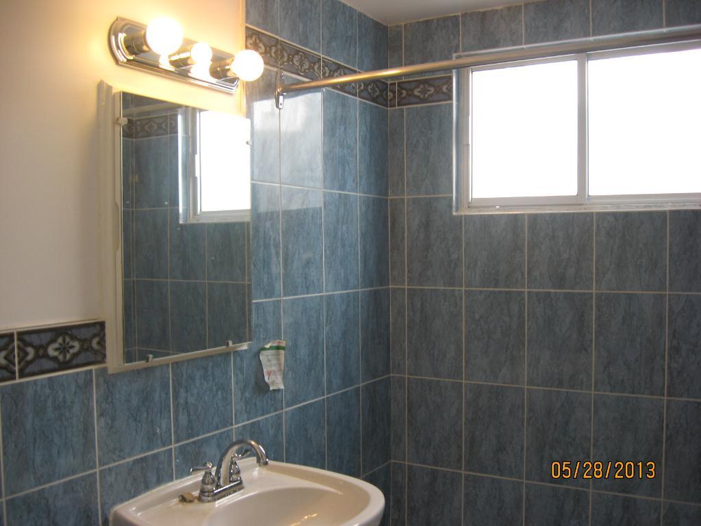METRO COTE ST. CATHERINE GRANDE 5.5 EN FACE DE LA BATIMENT | 3301378