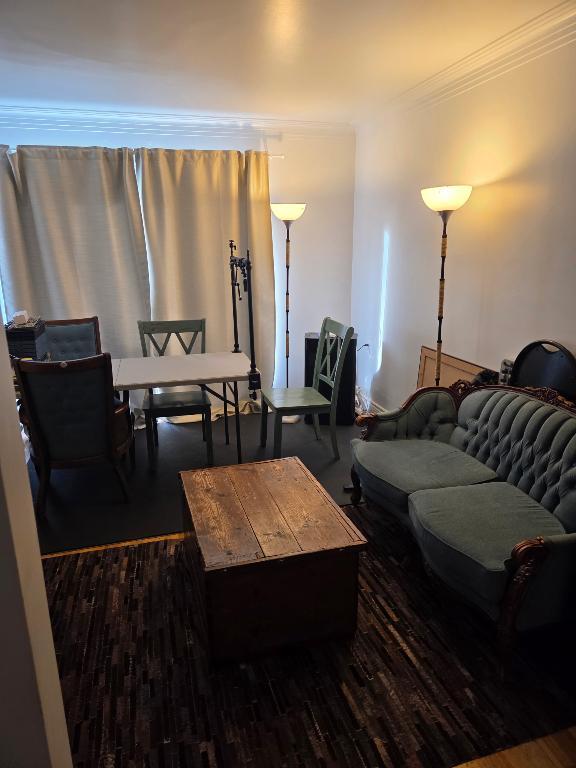 APARTMENT A LOUER 4/1/2 | 3301606