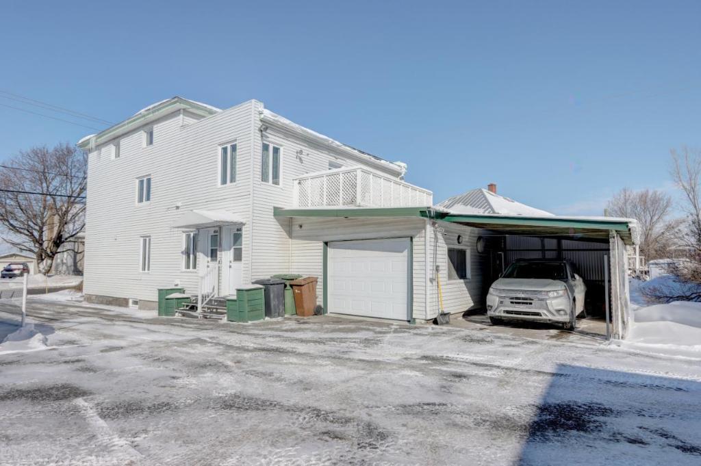 Duplex à louer 5 1/2 et 4 1/2 disponible maintenant | 3301627