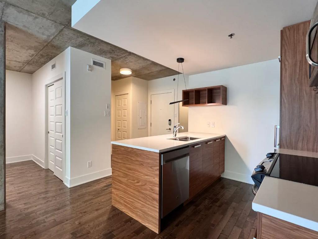 Magnifique appartement moderne de 1 chambre + bureau (den) | 3301650