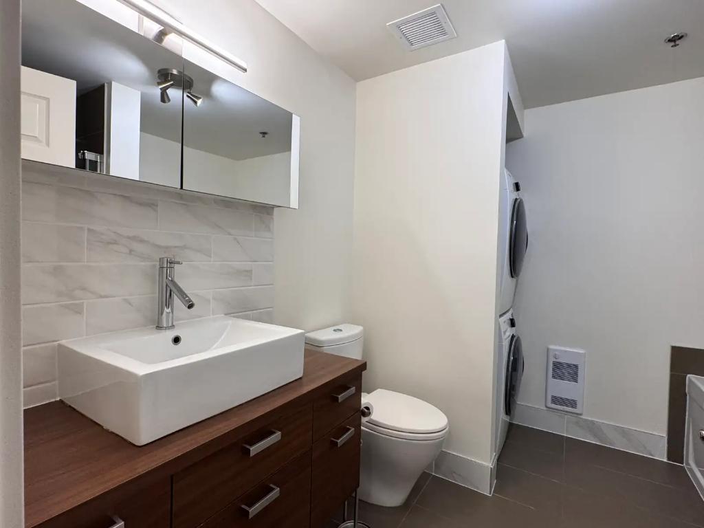 Magnifique appartement moderne de 1 chambre + bureau (den) | 3301650