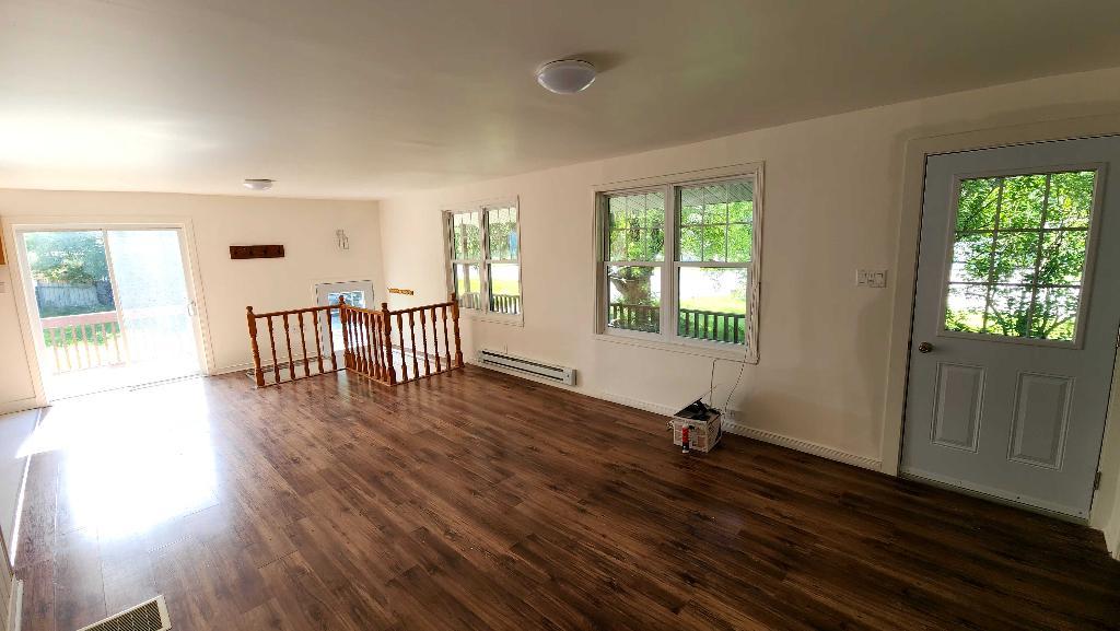 Grande maison complète à louer – 4 chambres, 2 salles de bain, terrain privé Salaberry-de-Valleyfield | 3301717