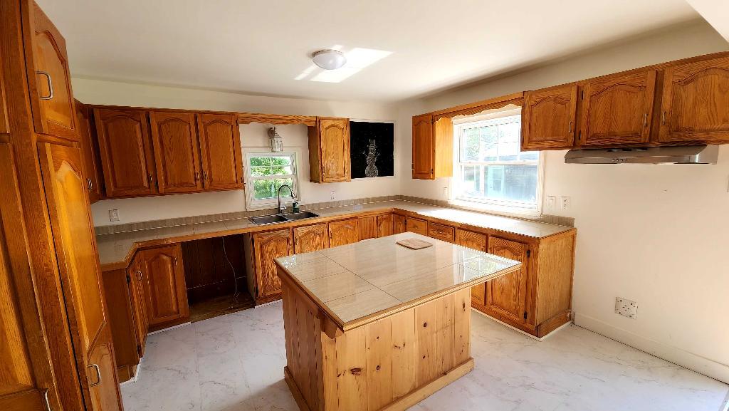 Grande maison complète à louer – 4 chambres, 2 salles de bain, terrain privé Salaberry-de-Valleyfield | 3301717