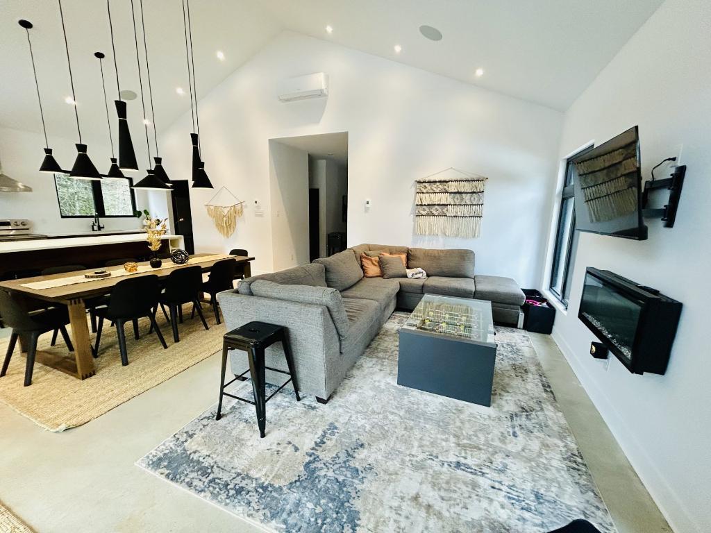 Chalet à louer /Cottage for rent:Échö du lac Sinclair: retraite et SPA/Sauna | 3307514