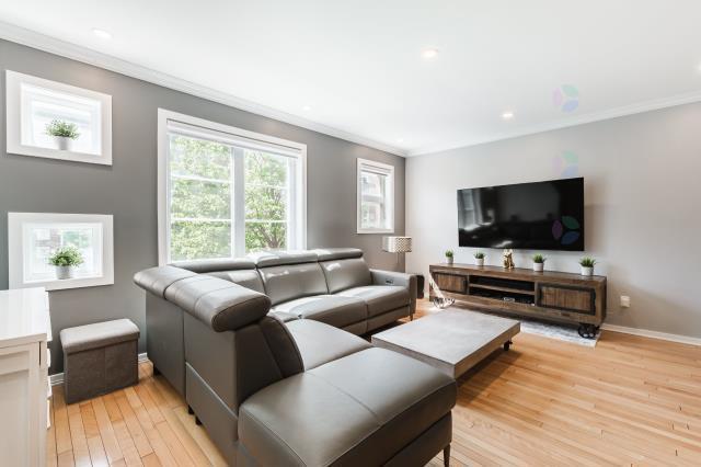 Condo 4 1/2 SUR ÉTAGES + Garage | 3303022