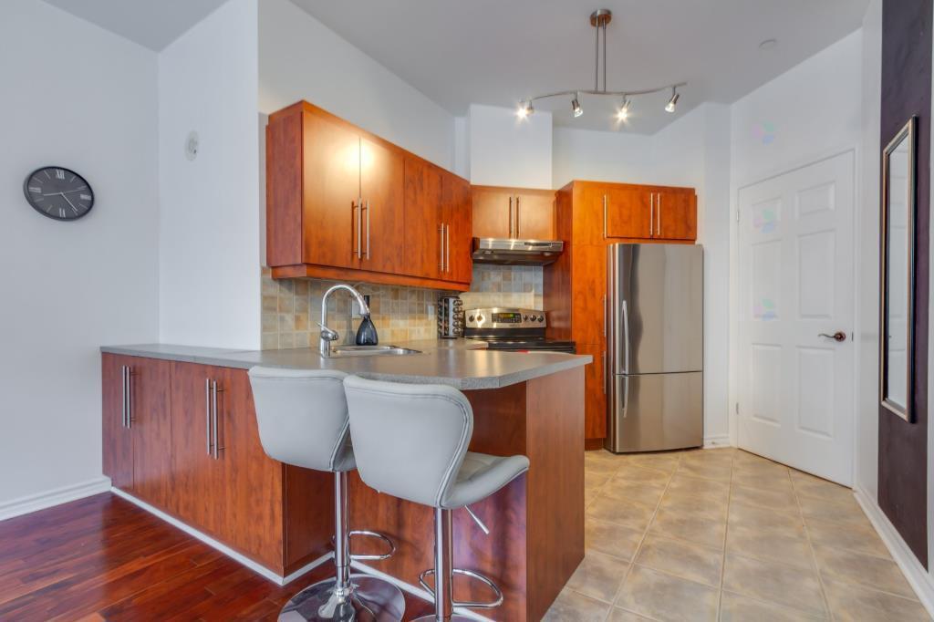 Vieux-Montréal et Cité Mmédia- Magnifique condo 3-1 /2, haut plafond | 3303169