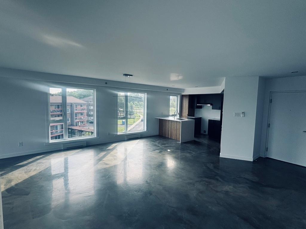 Libre, Penthouse , Lévis centre-ville 3 1/2+ | 3303313
