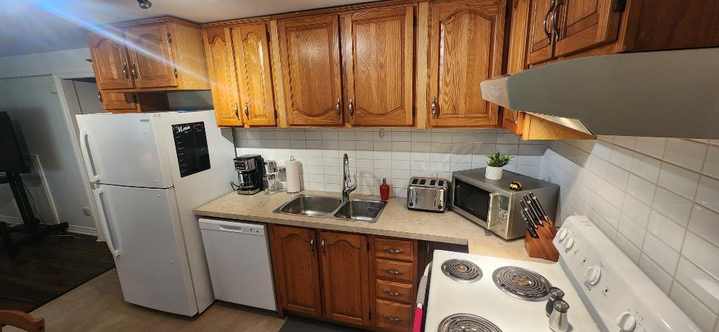 ROSEMONT - Prêt MAINTENANT - Neuf 3 1/2 – BACHELOR - TOUT meublé | 3303314