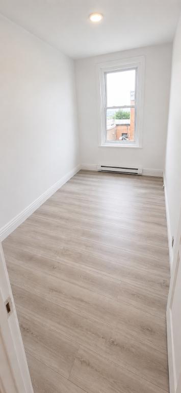 BEAU 6 1/2 MONTCALM DISPO MAINTENANT1895 | 3308162