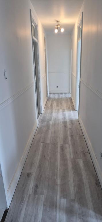 BEAU 6 1/2 MONTCALM DISPO MAINTENANT1895 | 3308162