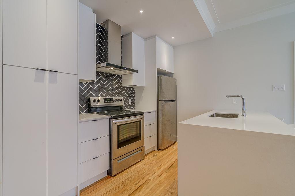 Recently Renovated 5½ Apartment Available - A louer • For Rent | 3303356