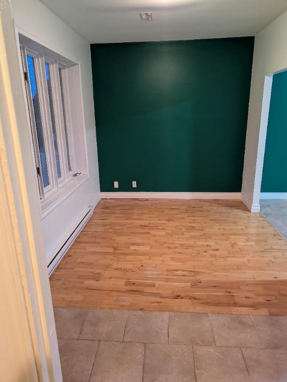 GRAND 6-1/2 A LOUER SPACIEUX ET LUMINEUX A SHAWINIGAN DISPONIBLE MAINTENANT CONTACTEZ-NOUS AU 514-377-7407 | 3308337
