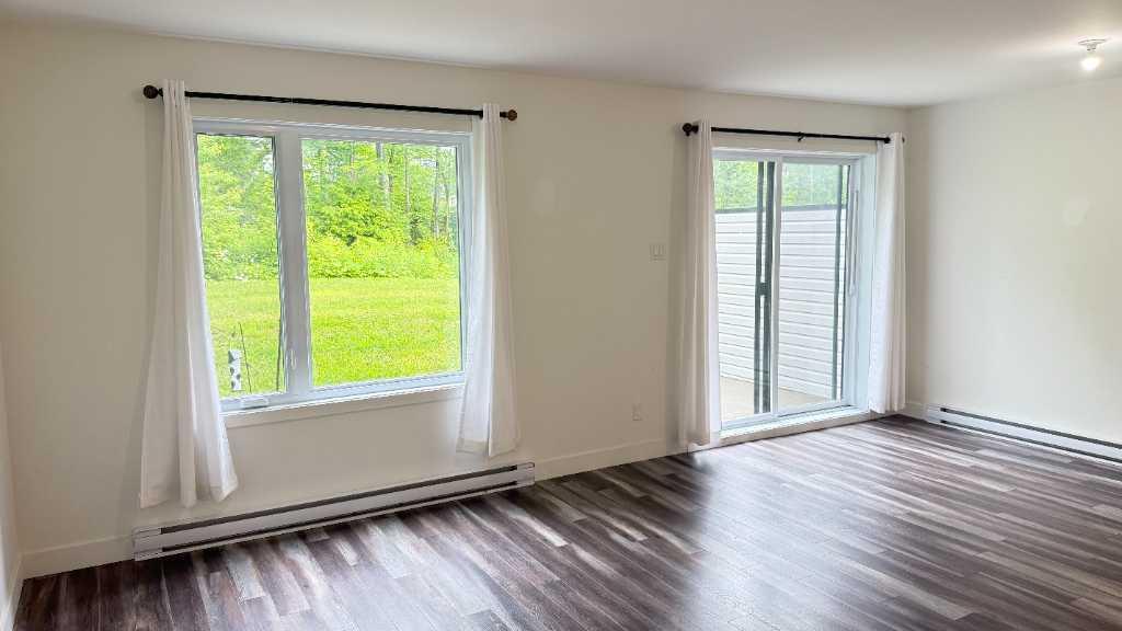 ENQUÊTE DE CRÉDIT MAISON DE VILLE SHAWINIGAN-SUD ET MONT-CARMEL GARAGE CHAUFFÉ 21X12 AIR CLIMATISÉ BALAYEUSE CENTRALE | 3303550