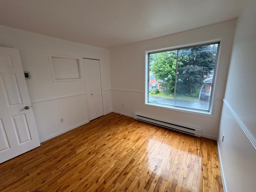 5 1/2 + entrée privée à louer | 3303605
