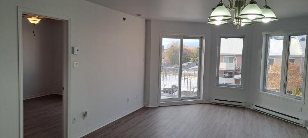 Grand 3 1/2 RENOVER, Saint-Eustache avec clientèle établi de 55+ ans | 3303684