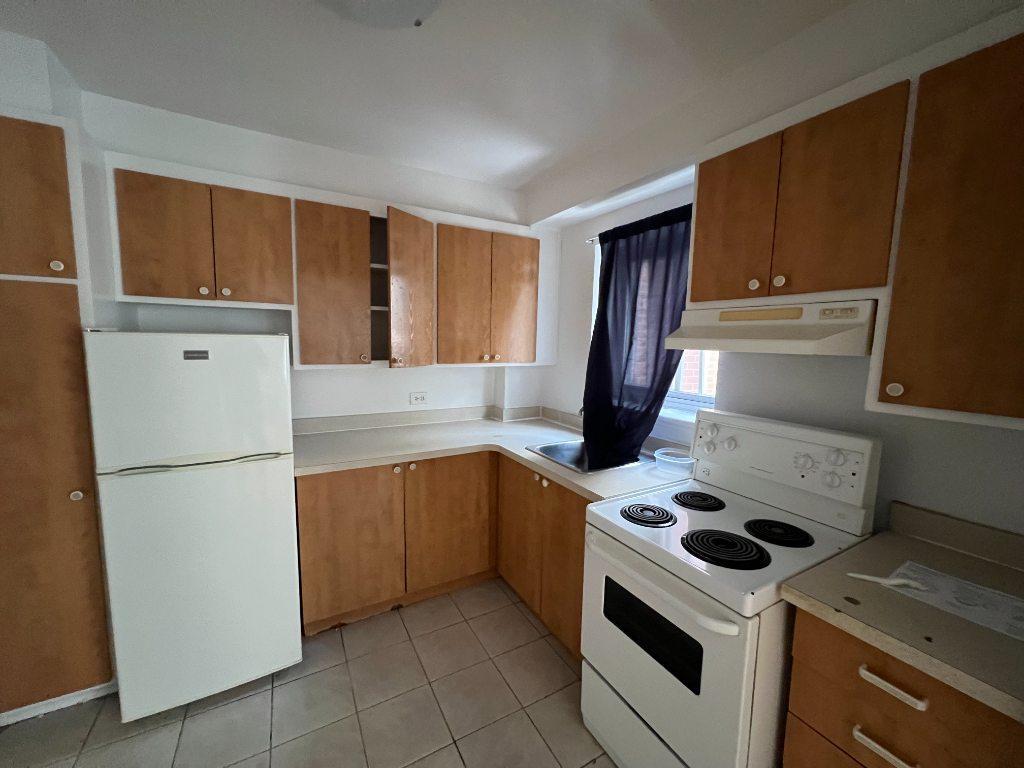 3½ Apartment Available - A louer • For Rent | 3308715