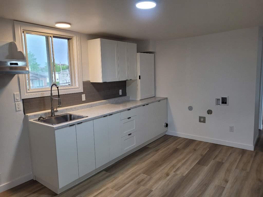 Grand logement 5½ spacieux et bien entretenu à louer – Blainville Disponible à compter du 1er août - Spacious & Well-Maintained 5½ Apartment for Rent | 3303863