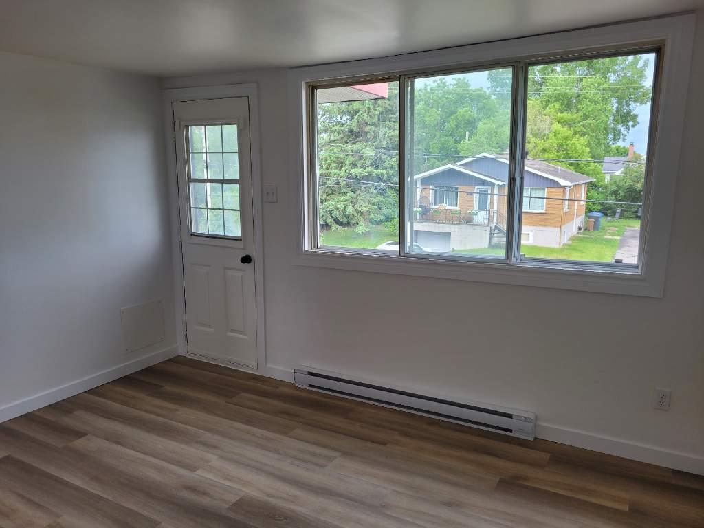 Grand logement 5½ spacieux et bien entretenu à louer – Blainville Disponible à compter du 1er août - Spacious & Well-Maintained 5½ Apartment for Rent | 3303863