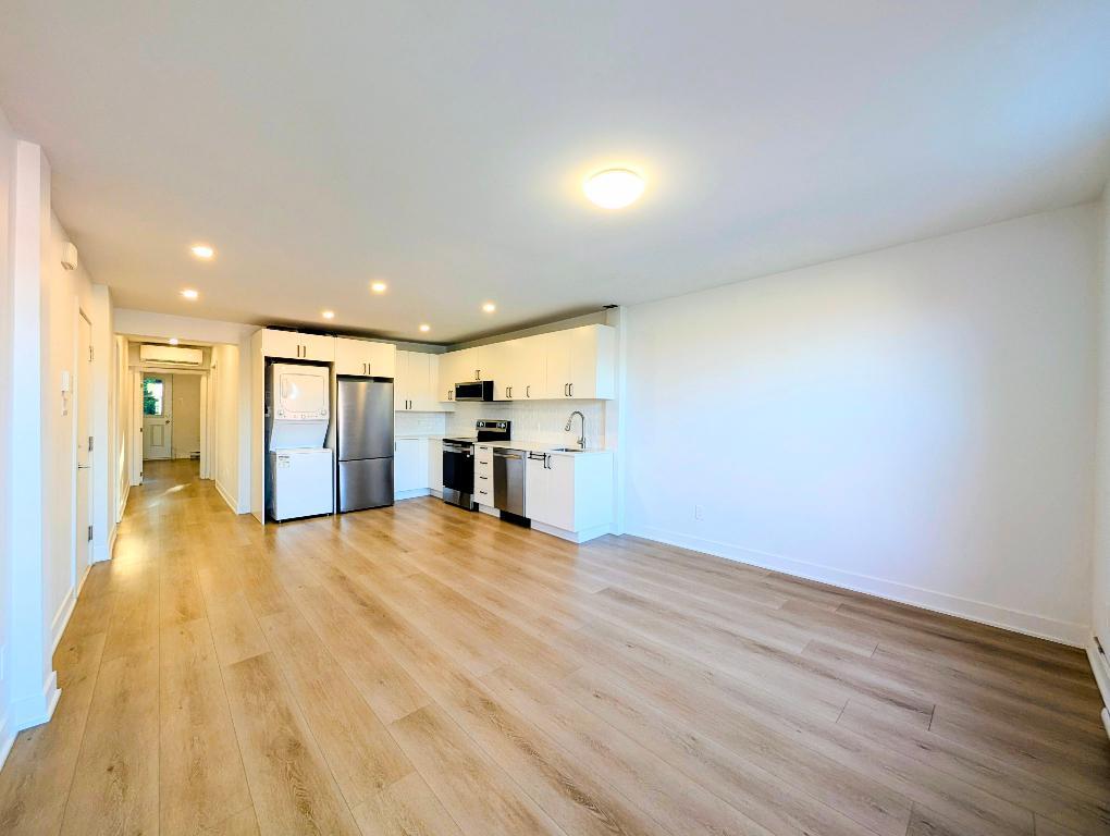 **Because You Deserve Renovated 4 1/2 TOP FLOOR, Metro Lasalle,Verdun** | 3303885