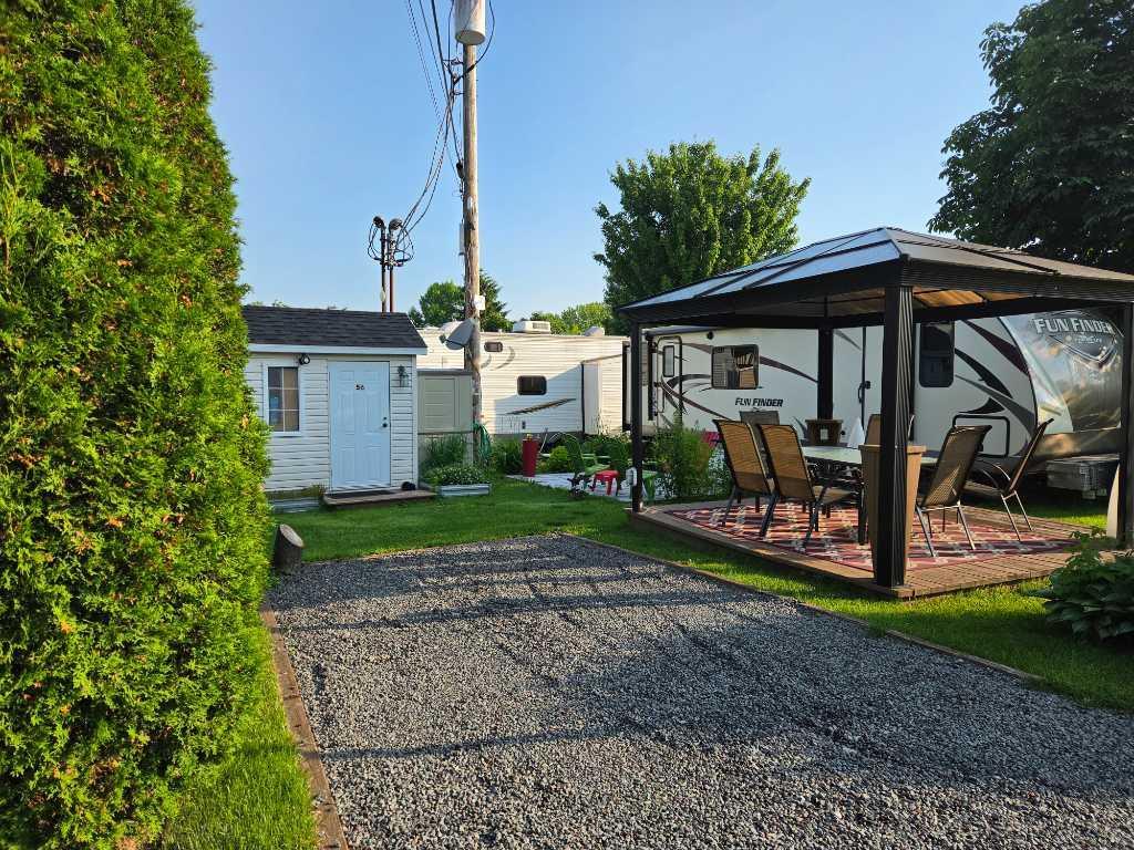 TERRAIN DE CAMPING À LOUER(AVEC OU SANS ROULOTTE) 1 août 2026 | 3303933