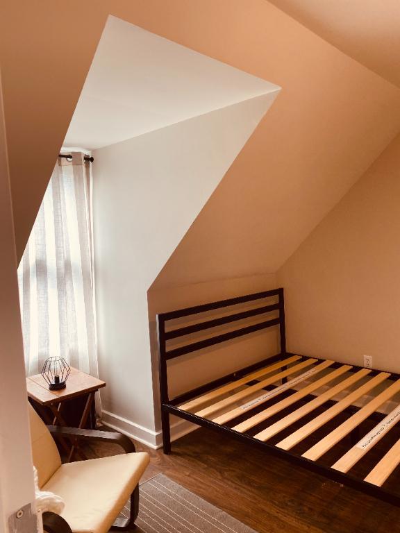 Prêt a vivre possibilité court terme ! 2 minutes du Cégep - meublé, wifi, chauffage inclus | 3304289