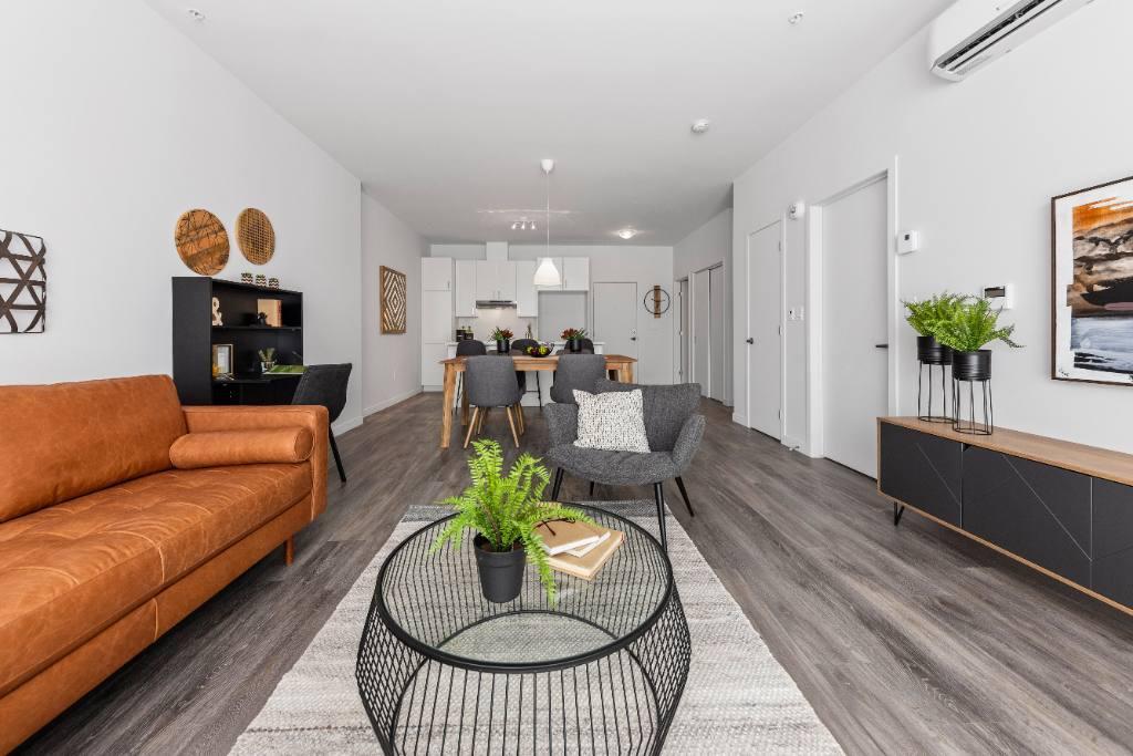 Spacieux 3 ½ style Condo avec Piscine & Gym – Châteauguay – Libre Maintenant | 3305501