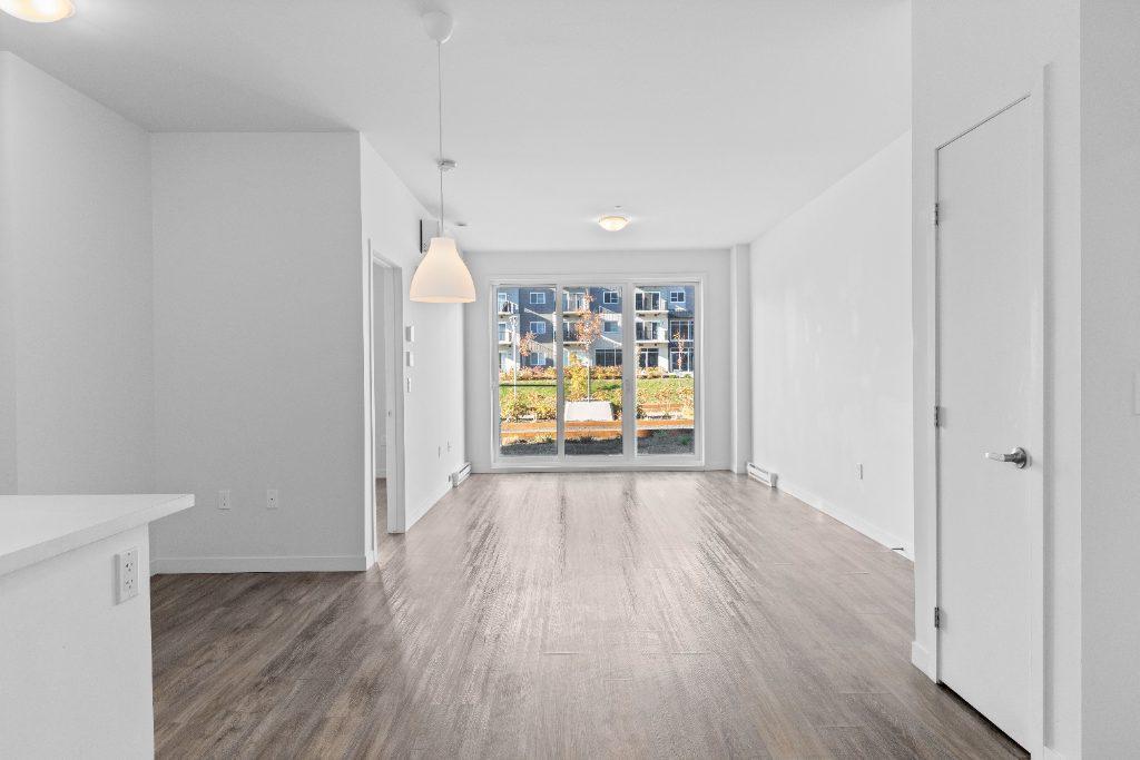 Grand 3 ½ style Condo avec Piscine & Gym – Châteauguay – Libre MAINTENANT | 3305520