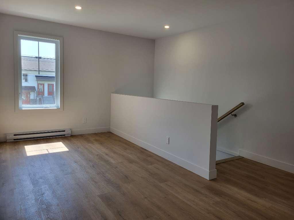 Grand 4 1/2 neuf avec garage privé | 3305856
