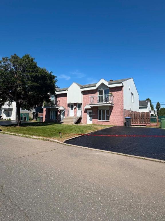 Logement 4 1/2 | 3306129