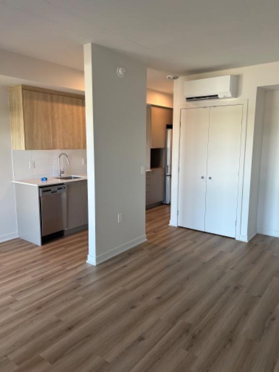 Studio moderne tout inclus à Terrebonne | Gym • Piscine • Stationnement | Disponible immédiatement | 3306151