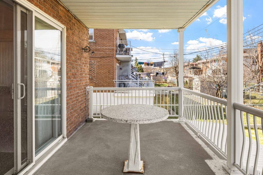 À LOUER – Grand 5 ½ avec garage – 5865 Rue Charmenil, Saint Léonard | 3306246