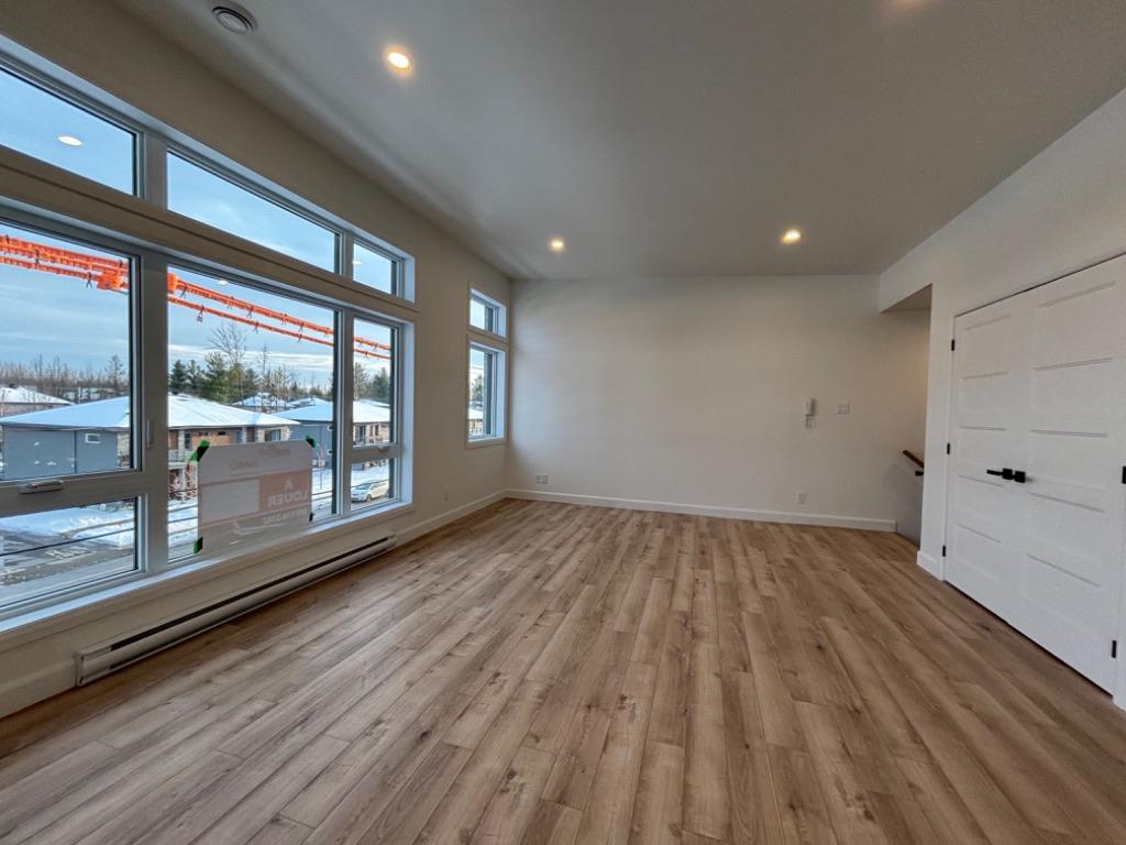 Appartement style condo grand 4 1/2 lumineux | 3307394