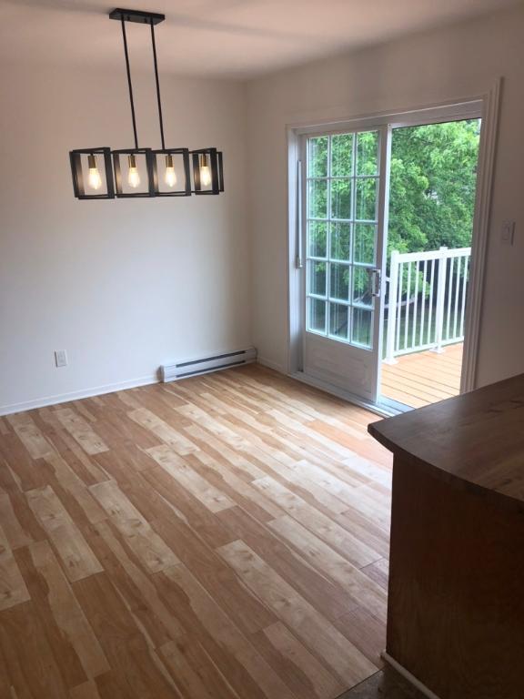 Haut de duplex Grand 51/2 lumineux immense terrasse | 3307398
