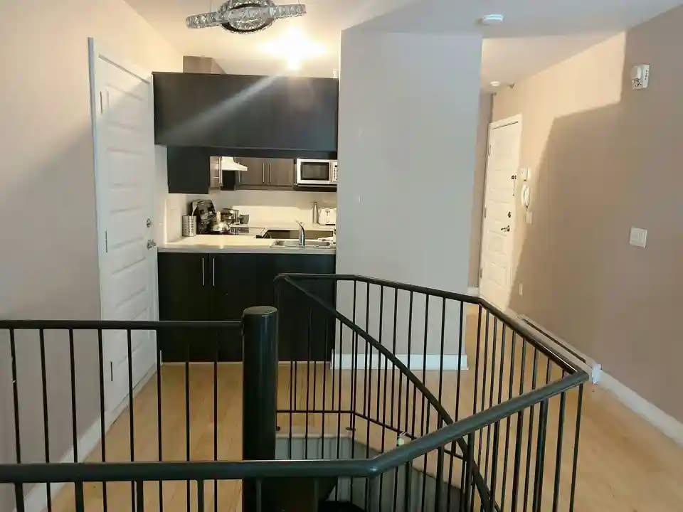 Great 2 bedroom condo. 2 floors. Amazing location. | 3307409