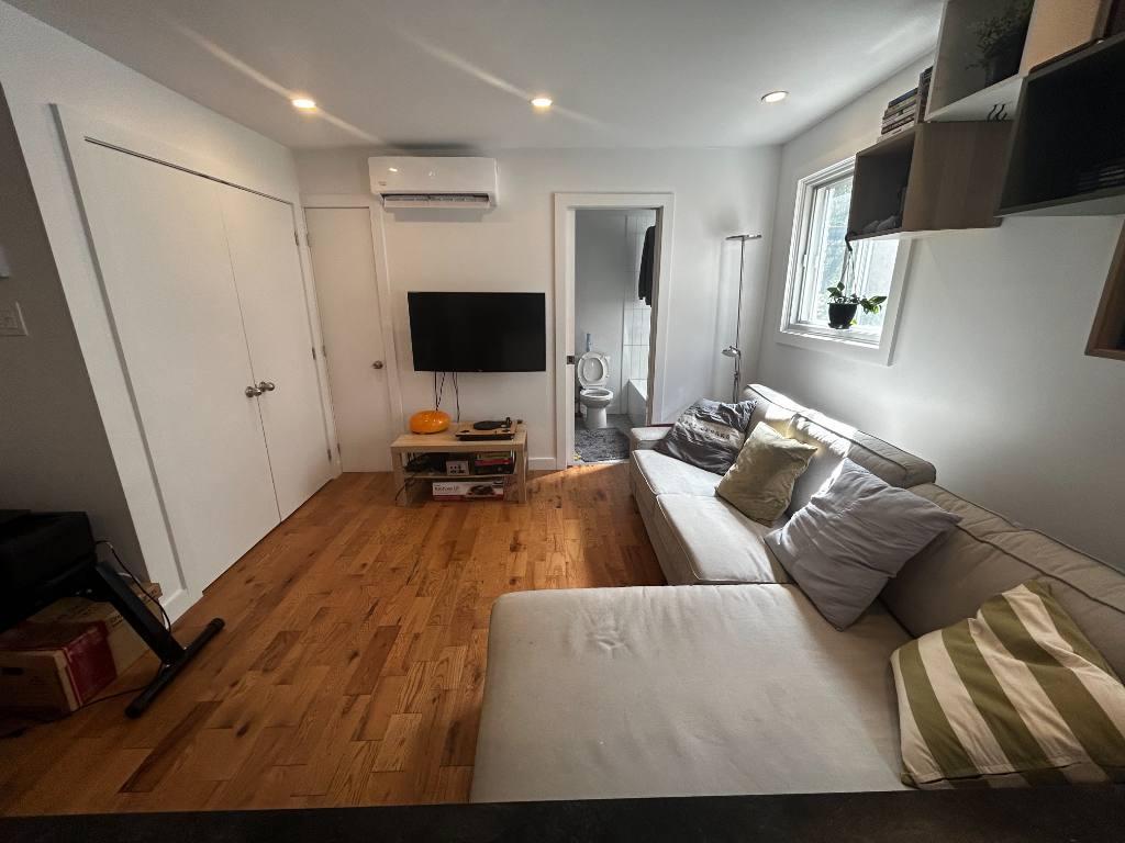 Cession de bail/Lease transfer | Villeray | 1er Aout ou Septembre (Annuel)/1st August or September (Annual) | 3307919