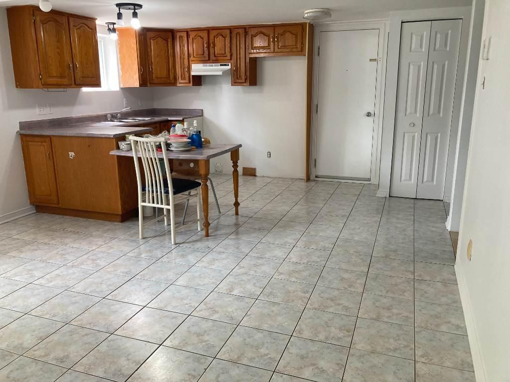 Beau 4 et demi a Brossard - lumineux demi sous sol - libre immédiatement | 3308258