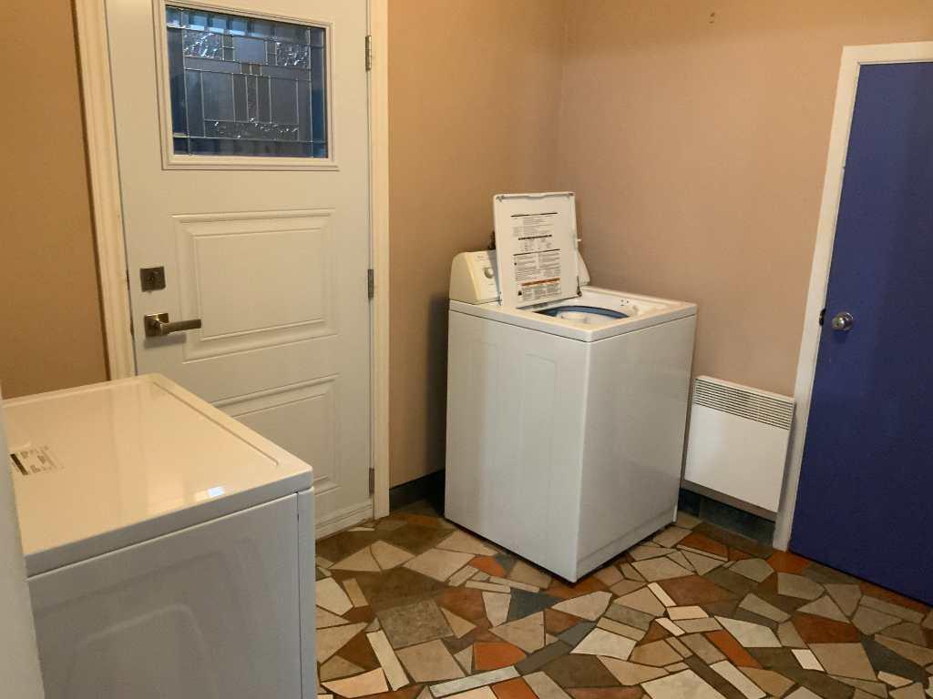 APPARTEMENT (BACHELOR) À LOUER PRÈS DU MÉTRO CADILLAC | 3308463