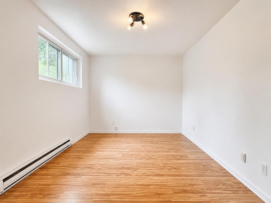 3 1/2 Demi sous sol St Leonard - | 3308464