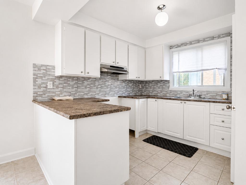 5 1/2 Haut Duplex St Leonard - Rue Dunant/Boul Robert | 3308495