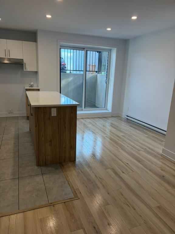 Logement 4 1/2 disponible maintenant - JUILLET GRATUIT | 3308659