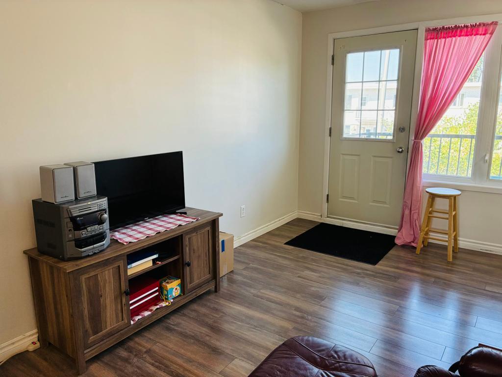 * Nouvelles photos* 4 ½ Brossard avec commodités | 3308928
