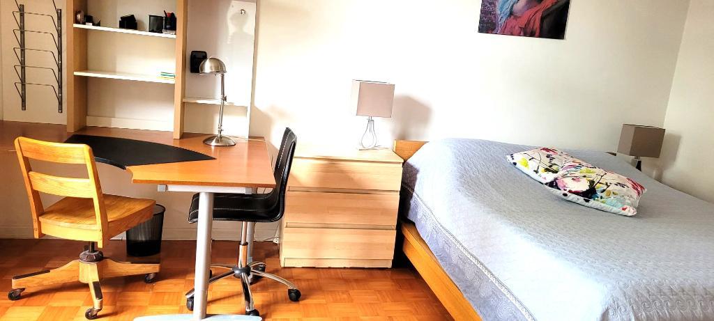 HAUT DE DUPLEX TOUT MEUBLÉ AVEC BALCON : HEC-UDEM-M°D'IBERVILLE | 3308931