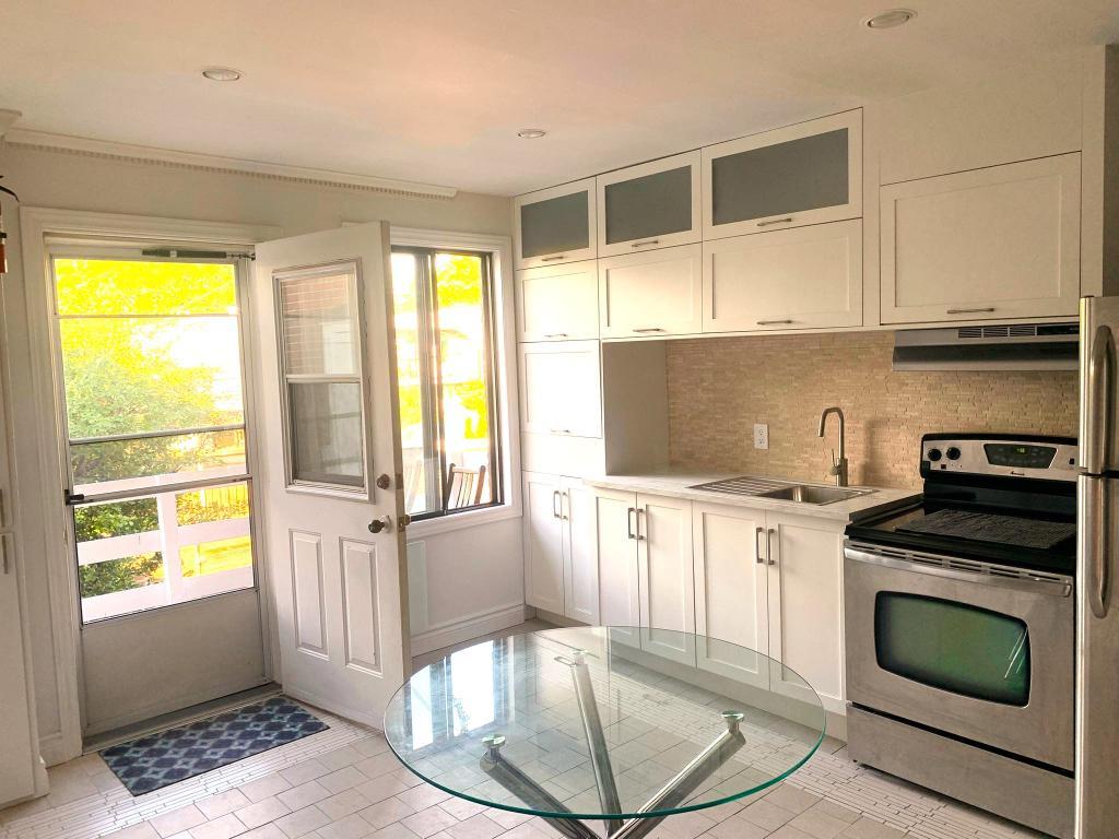 HAUT DE DUPLEX TOUT MEUBLÉ AVEC BALCON : HEC-UDEM-M°D'IBERVILLE | 3308931