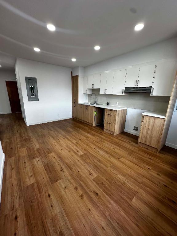 Grand 51/2 rénové/3chambres/wi-fi inclus/1050pi2/ haut duplex | 3308955