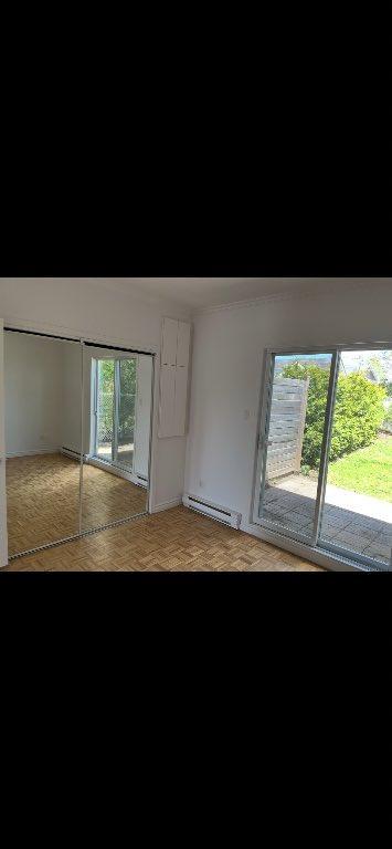 4 1/2 avec cour intime | 3308961