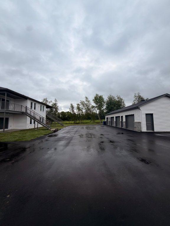 Grand 4 1/2 avec garage privé | 3308966