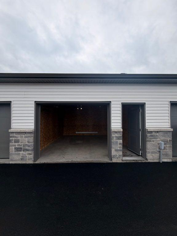 Grand 4 1/2 avec garage privé | 3308966